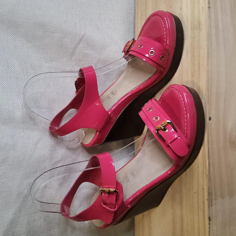 Kayleen Hot pink patent sandals 8 Barbiecore